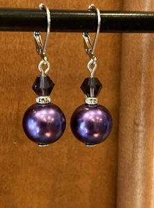 SILBER DUNKLE PFLAUME RABEN LILA KUNSTPERLEN STRASS BAUMELNDE OHRRINGE MIT HEBELVERSCHLUSS - Bild 1 von 6