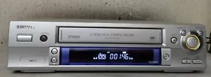AIWA VIDEOREGISTRATORE VHS 6 TESTINE HI-FI STEREO CON TELECOMANDO - Foto 1 di 6