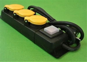3-fach Steckdosenleiste Schalter beleuchtet mit Klappdeckel Schuko IP44 Außen - Bild 1 von 3