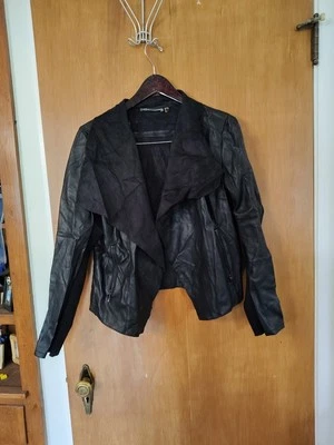 Chaqueta de cuero sintético teñida Bagatelle Garment negra grande para mujer”  Foto 1 de 4