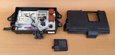 LEXUS LS430 2001-2005 MALETERO UNIÓN RELÉ CAJA FUSIBLES 82670-50073 usado Foto 1 de 4