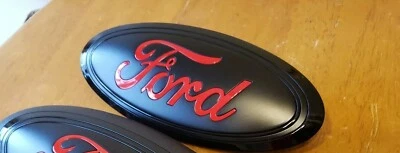 PUERTA TRASERA FORD RANGER 2024-25 solo emblema NEGRO MATE/BRILLANTE, rojo Ford Script Foto 1 de 4