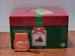 Scentsy DISNEY Mickey and Friends Christmas with Disney Warmer w/ Wax NEW IN BOX - Picture 1 of 12