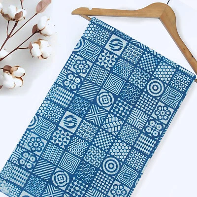 Tela estampada en bloques a mano de retazos indios 100 % algodón tela para correr por yarda Foto 1 de 4