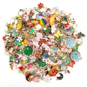 Estilos de mezcla 20/30/50 piezas dijes esmaltado dorado colgante esmaltado para fabricación de joyas - Imagen 1 de 27