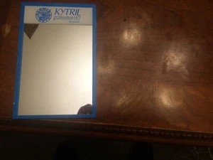 Kleiner 4"x 5 1/2" Kytril kleiner Spiegel für ein Schließfach oder eine Handtasche mit einem Magneten. Schön - Bild 1 von 2