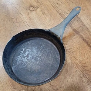"Sartén de vaquero vintage sin marcar con mango frío para camping, 9-1/4" - Imagen 1 de 6
