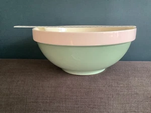CERAMIC MIXING BOWL 25cm (pale green) 10cm deep. (Slight seconds) - Picture 1 of 4
