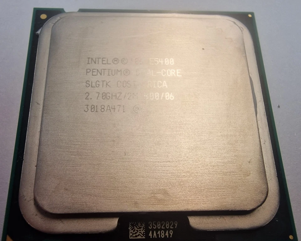 Intel Pentium Dual Core E5400 SLGTK 2,7 GHZ 2 MB 800 FSB Socket 775 #B-368-08 - Image 1 of 2