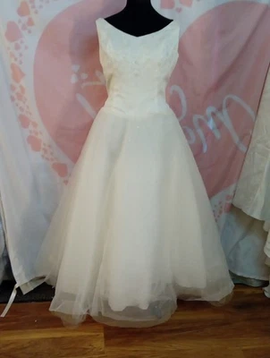 Wedding dress size 18 ivory satin/tulle Alice James, see measurement chart, A - Image 1 of 4