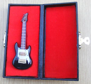 Instrumento de madera para guitarra negra Dolls House con estuche escala 1:12 546 tumdee - Imagen 1 de 8