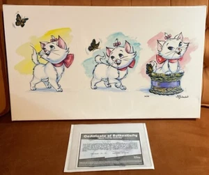 Disney Parks Gli Aristogatti “Marie e la Farfalla” LE Giclée Tela 24” X 14” - Foto 1 di 7