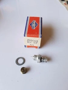 Briggs & Stratton Valve Kit 299060 - OEM Packaging - NEW - D5A - Picture 1 of 1