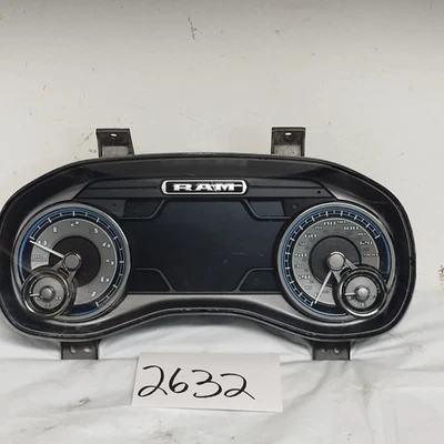LEER 2019-2026 RAM 1500 PANEL DE INSTRUMENTOS LIMITADO / VELOCÍMETRO OEM Foto 1 de 4