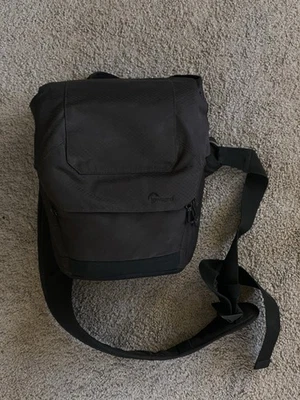 LowePro Urban Photo Sling 150 Bag Black For DSLR Cameras Lenses - Image 1 of 3