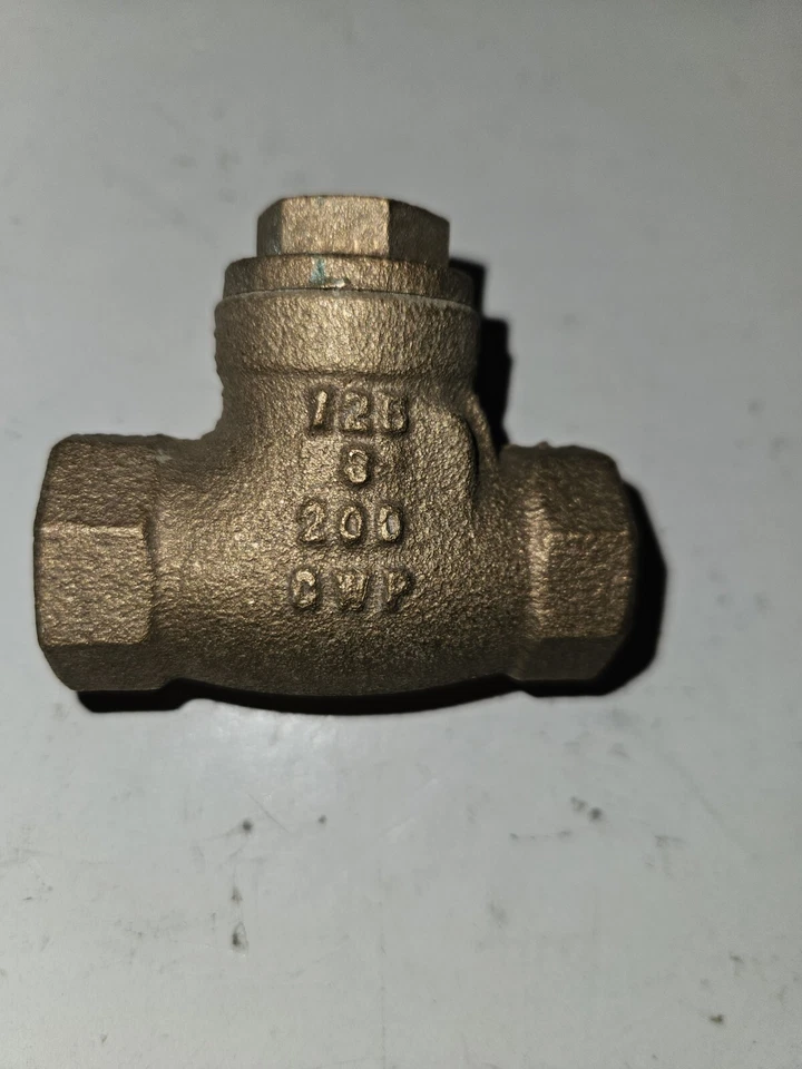 1/2 inch brass swing check valve - Image 1 of 2