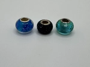 3 VINTAGE 925 STERLINGSILBER BLAU GRÜN TÜRKIS GLAS STRASS CHARM PERLEN KONVOLUT - Bild 1 von 6