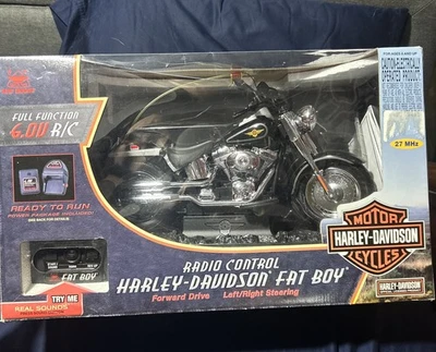 Nueva motocicleta Harley Davidson Fat Boy RC brillante negra (2003) Foto 1 de 4