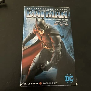 Moebius Models Super Hero Model The Dark Knight Trilogy - Batman - Imagen 1 de 4