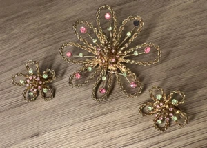 VTG SIGNED COROCRAFT SET BROOCH & EARRINGS FLOWERS TWISTED RHINESTONES GOLD TONE - Picture 1 of 22
