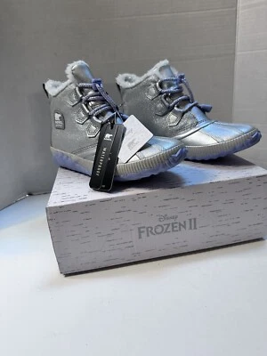 NUEVO EN CAJA Botas Sorel Disney Out N About Plus Frozen Plateadas Púrpura Talla 5 Para Mujer Foto 1 de 4