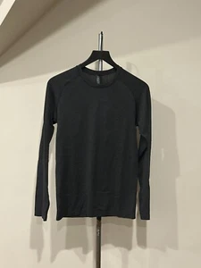 Lululemon Boys Solid Gray Long Sleeve T-Shirt Size Extra Small XS - Picture 1 of 3