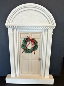 Byers Choice Ltd 1992 White Front Door with Christmas Wreath 20.5"H for Display - Picture 1 of 7