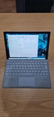 Microsoft Surface Pro 4 1724 12.3" Touch I7 CPU 8GB Ram 256GB SSD W11, with KB - Image 1 of 4