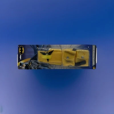 CINTURÓN UTILITARIO DC BATMAN CON BATARANG Y ESTRELLAS ARROJADIZAS Foto 1 de 4