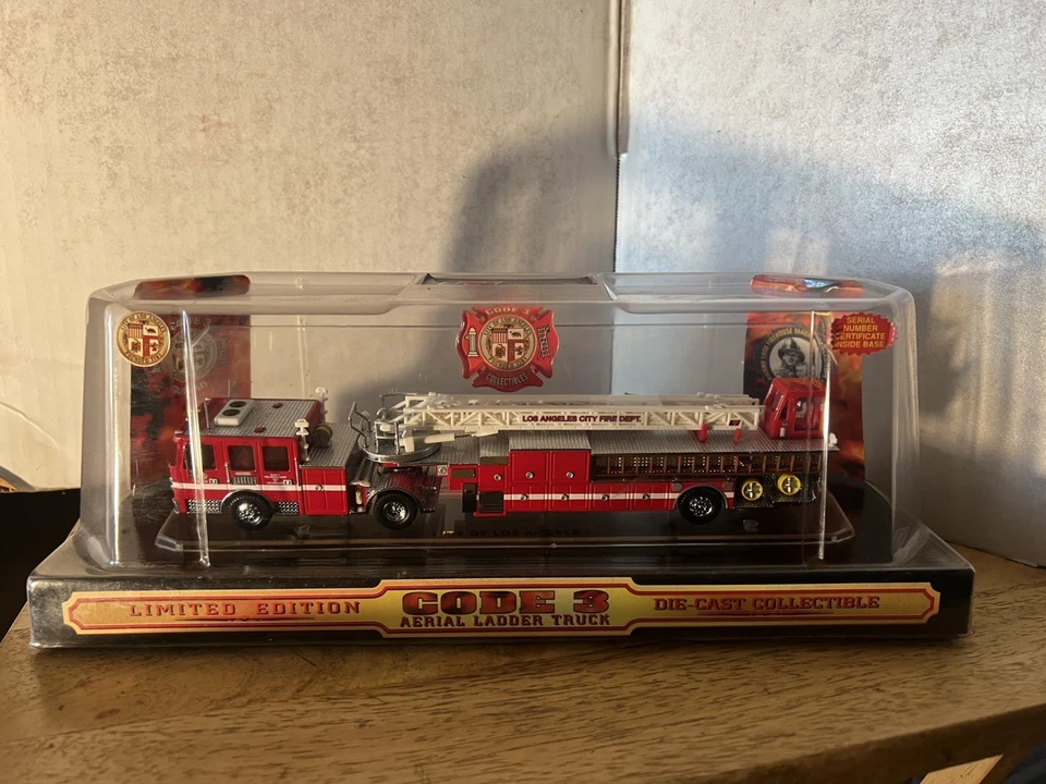 Código 3 Coleccionables Escalera Ciudad de Los Ángeles  Foto 1 de 4