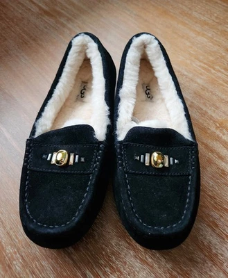 NUEVO UGG Zapatillas Negras Ansley Cristal Gamuza Piel de Oveja 6 100% Lana Piel de Oveja Foto 1 de 4