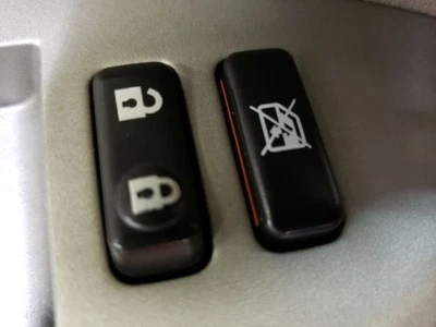 Interruptor de puerta delantera cerradura del conductor hatchback compatible con 12-19 YARIS 1075698 Foto 1 de 4