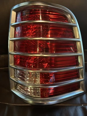 2002 2003 2004 2005 Mercury Mountaineer Right Passenger Tail Light Oem T2350 DW - Image 1 of 2