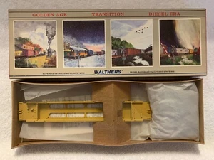 Walthers #932-3901 HO Scale TTX Company 70' Thrall Double Stack Car Kit #54184 - Picture 1 of 3