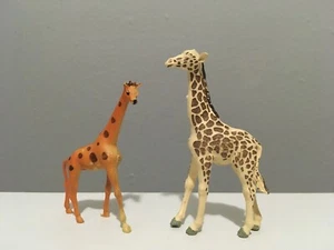 Vtg 1970s Britain's Ltd Lot of 2 Giraffe Figures 2.75" Made in England Wildlife - Picture 1 of 5
