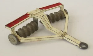 Dinky - Disc Harrow - white for David Brown Tractor - 322 (27h) - Picture 1 of 3