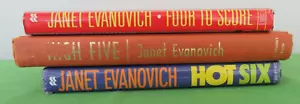 LOT #4-6 HC STEPHANIE PLUM SERIES BY JANET EVANOVICH: 4 TO SCORE; HIGH 5; HOT 6 - Imagen 1 de 4