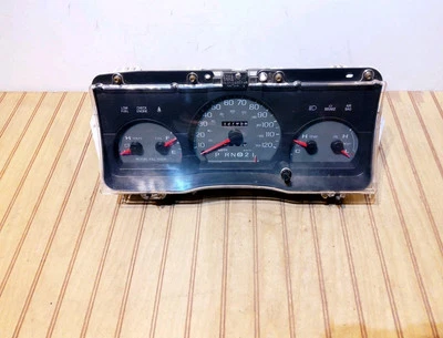 1998 - 2002 年 Mercury Grand Marquis 模拟仪器仪表组,127,958 英里  — 第 1/4 张图片