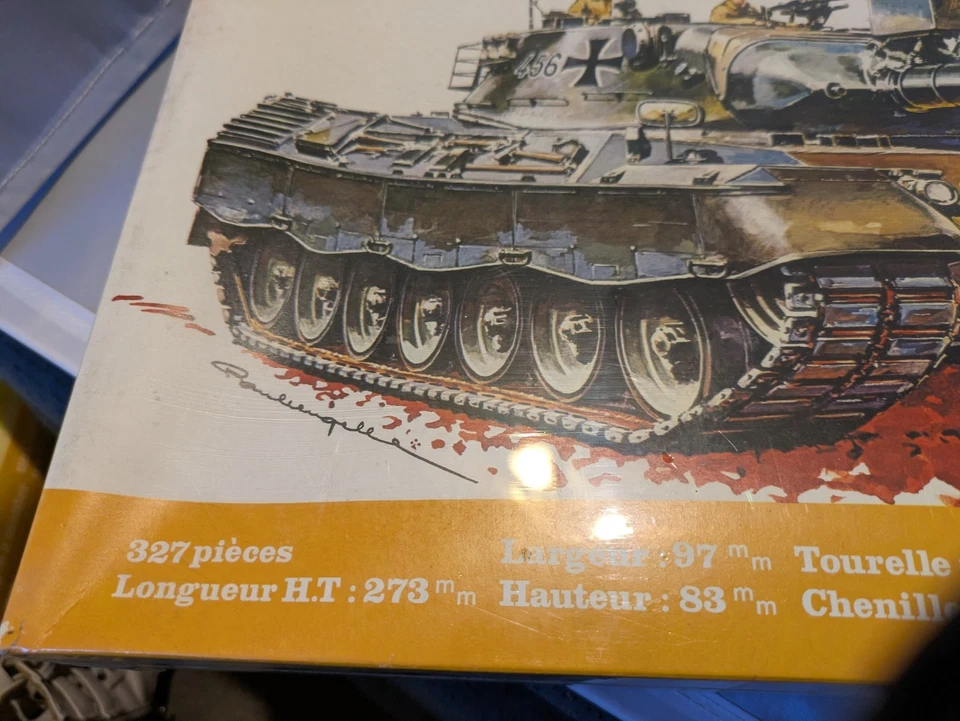 Heller #823 Char Leopard A4 1: 35 比例开箱 - 全新无标签 — 第 1/4 张图片