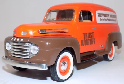 Camión con panel Ford F-1 1948 Speccast banco de monedas hardware digno de confianza serie #12 nuevo en caja Foto 1 de 4