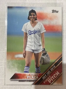 2016 Topps Aubrey Plaza First Pitch #FP-06 Baseball Card Actress - LA Dodgers - Picture 1 of 2