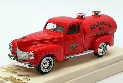 Solido 1/43 Scale 4415 - Dodge Pompiers Fire Tanker Truck - Red - Image 1 of 4