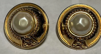 Большие винтажные позолоченные серьги Fendi с логотипом жемчуг - Изображение 1 из 4