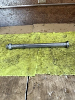 00-01 Kawasaki Zx6r 05-08 Zzr600 OEM EJE RUEDA TRASERA Foto 1 de 4