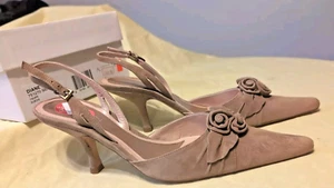 Taupe Suede Slingback Heels Women's Size 8 NIB Albert Nipon - Picture 1 of 6