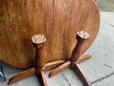 Par de hermosas patas de mesa de madera maciza Foto 1 de 2