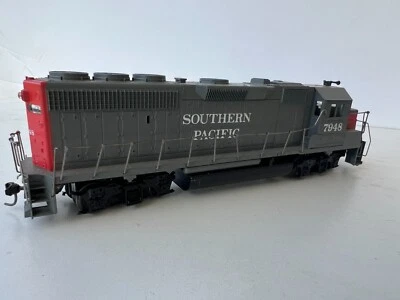 HO Scale Southern Pacific 7948 Powered - Image 1 of 4