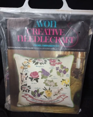 Vtg AVON Crewel Embroidery 13 Original Colonies State Flowers Floral Pillow Kit - Изображение 1 из 2