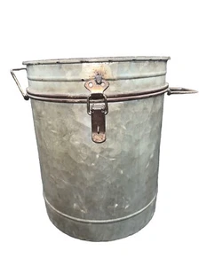 Antique Galvanized Lockable DAIRY BUCKET - Picture 1 of 6