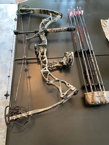 Bow-tech Assassin Compound Bow R handed with accessories - Picture 1 of 9